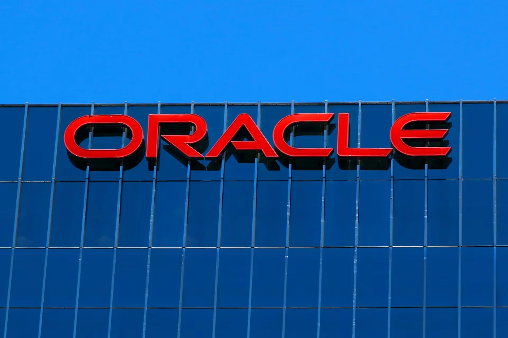 Oracle lãi lớn, vẫn bị trừ điểm