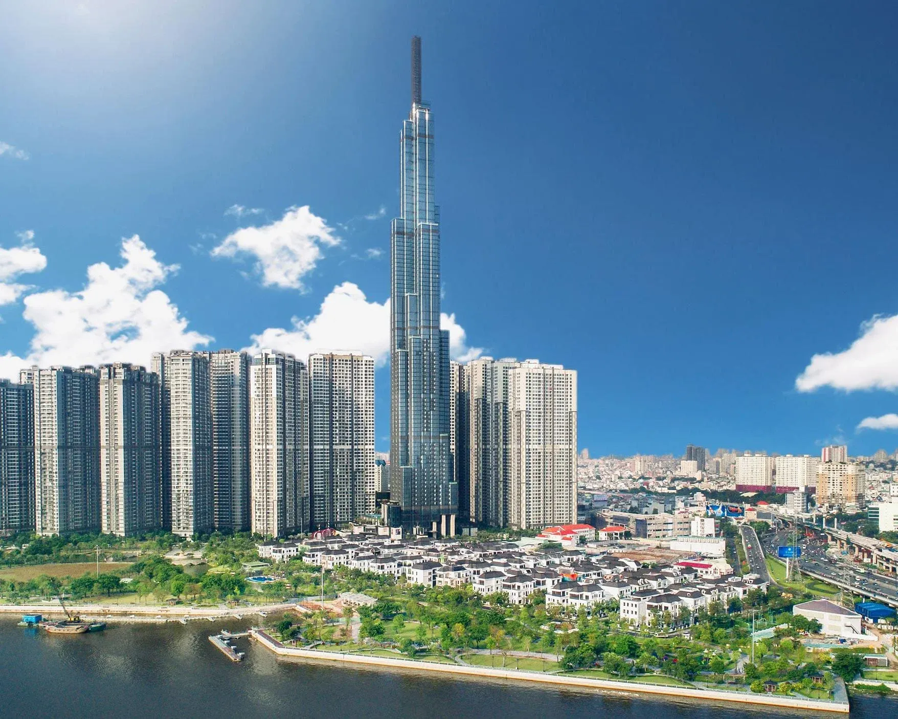 VIC lập đỉnh, ngành BĐS giảm: thị trường đang định giá lại