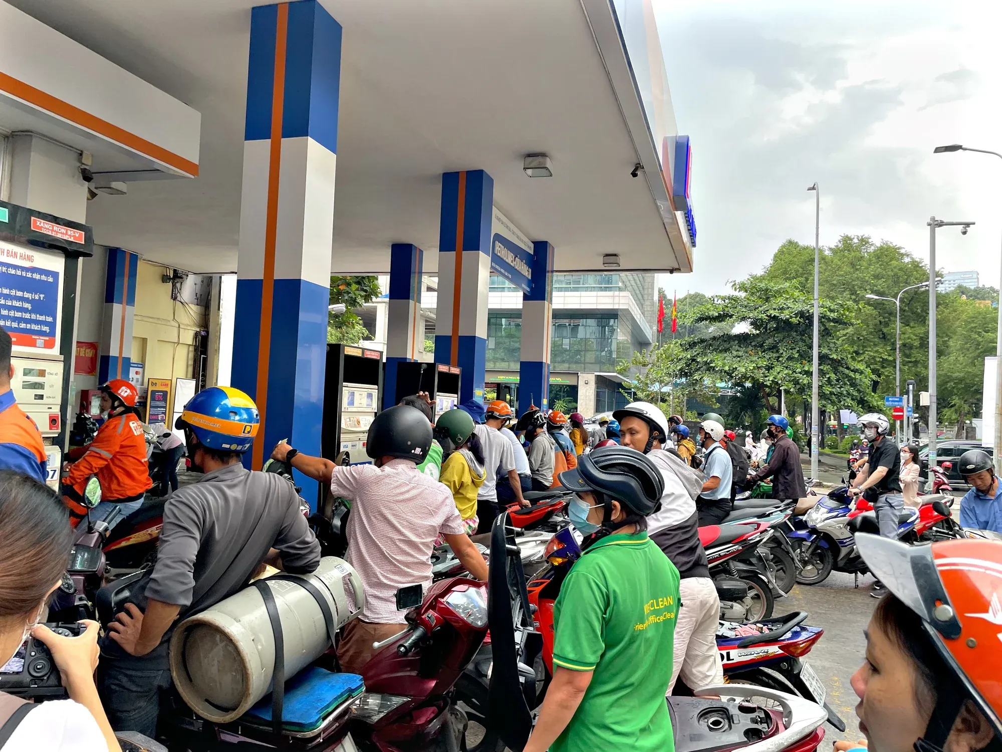 Khủng hoảng năng lượng Đông Nam Á — Lào cắt ngày học, Philippines ban bố khẩn cấp, Việt Nam đứng ở đâu?