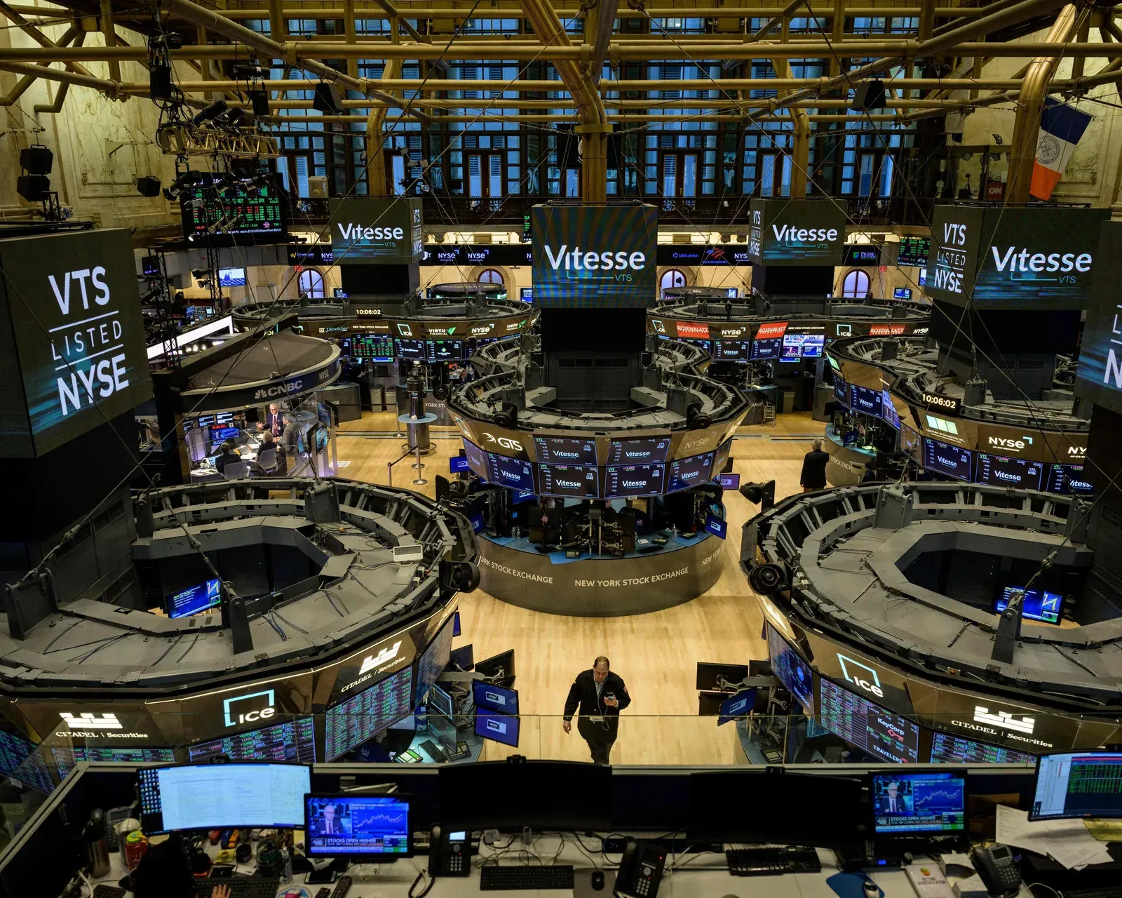 VIX 17 chưa phải đáy năm: BDI và đồng nói ngược