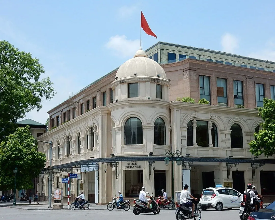 Sàn các-bon mở cửa, cổ phiếu phát thải bị soi lại