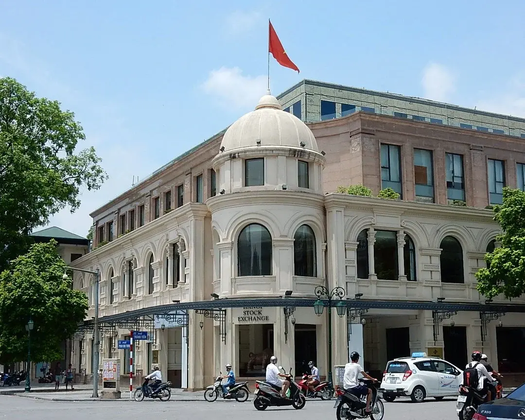 Sàn các-bon mở cửa, cổ phiếu phát thải bị soi lại