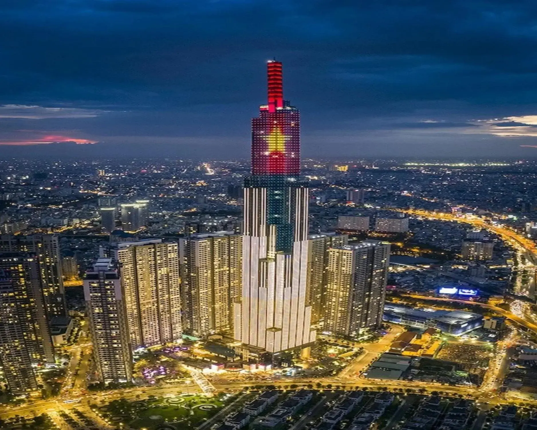 VN-Index giữ 1.825: Một mình VIC cân 3 trụ đảo chiều