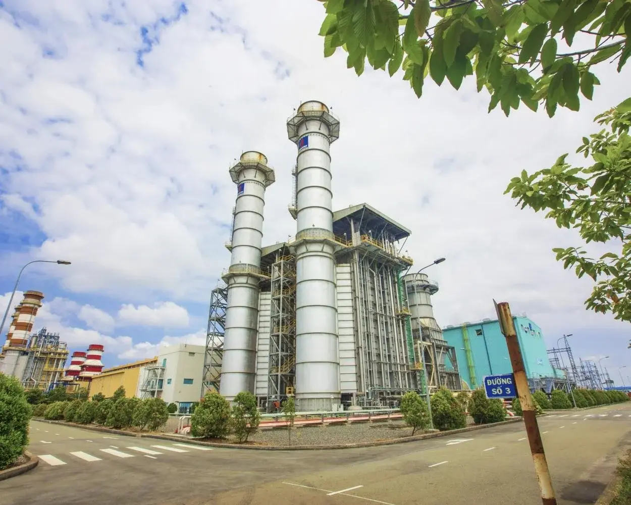 KQKD Q1/2026: Điện, phân bón bứt tốc, KCN chịu áp lực