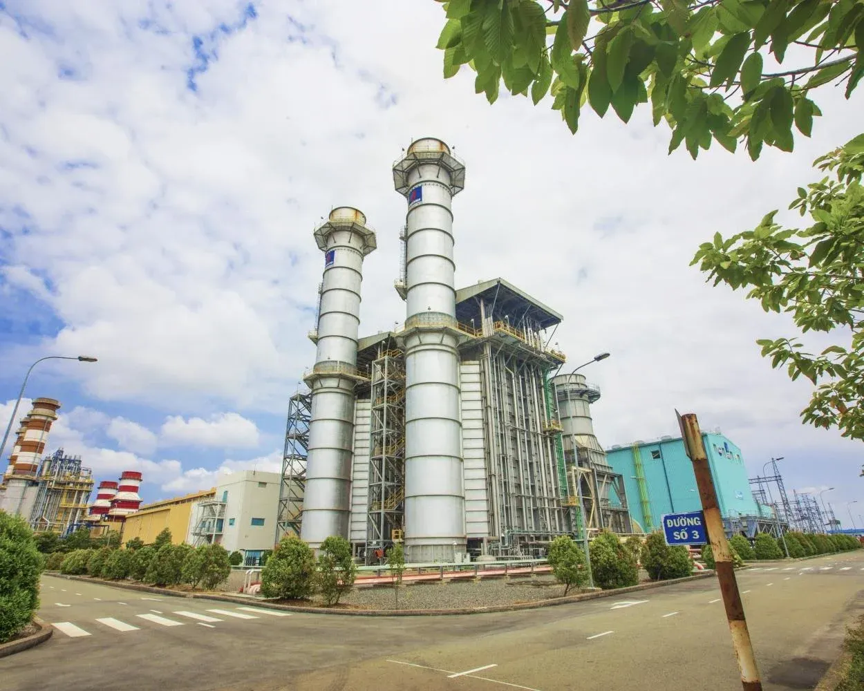 KQKD Q1/2026: Điện, phân bón bứt tốc, KCN chịu áp lực