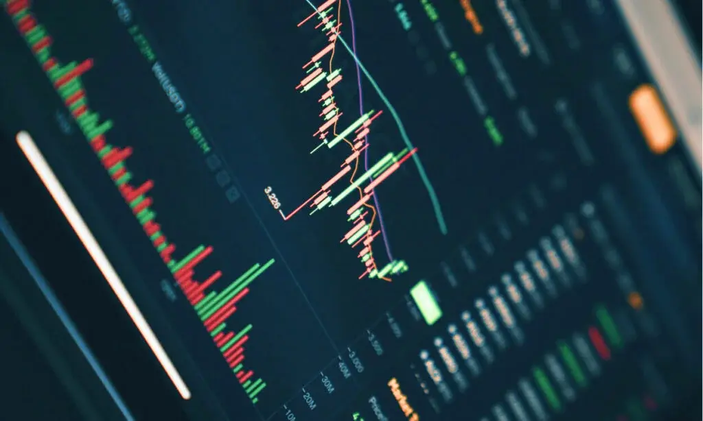 13 mã BĐS tím trần trong một phiên — Nhưng ai đang bỏ qua rủi ro 121.000 tỷ đồng?