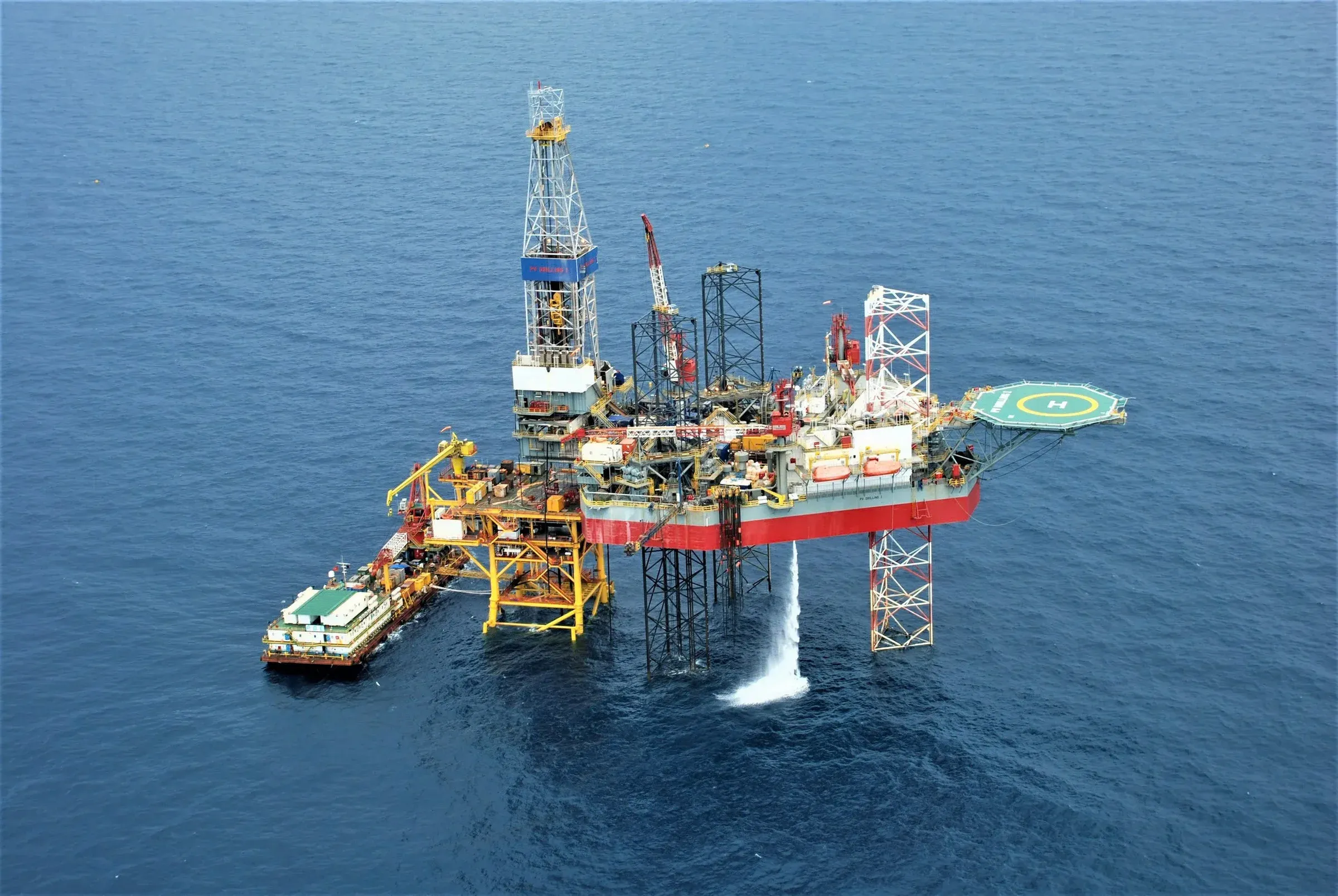 8.000 tỷ đồng bơm khẩn vào Quỹ bình ổn xăng dầu — Bức tranh lớn cho nhà đầu tư