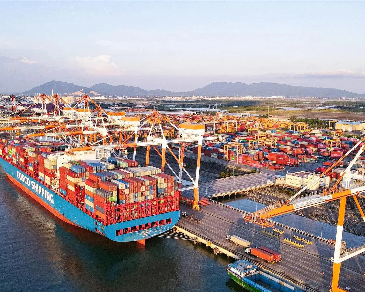 Nhập siêu gần 14 tỷ USD chưa kéo tỷ giá bật mạnh