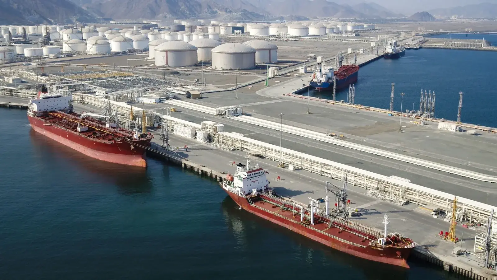Brent bứt phá 114 USD: ba nhóm cổ phiếu Việt đọc khác nhau