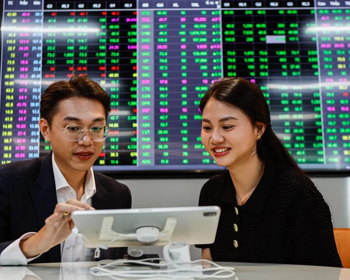 21/82 CTCK lỗ Q1/2026: tự doanh quyết định lãi hay lỗ