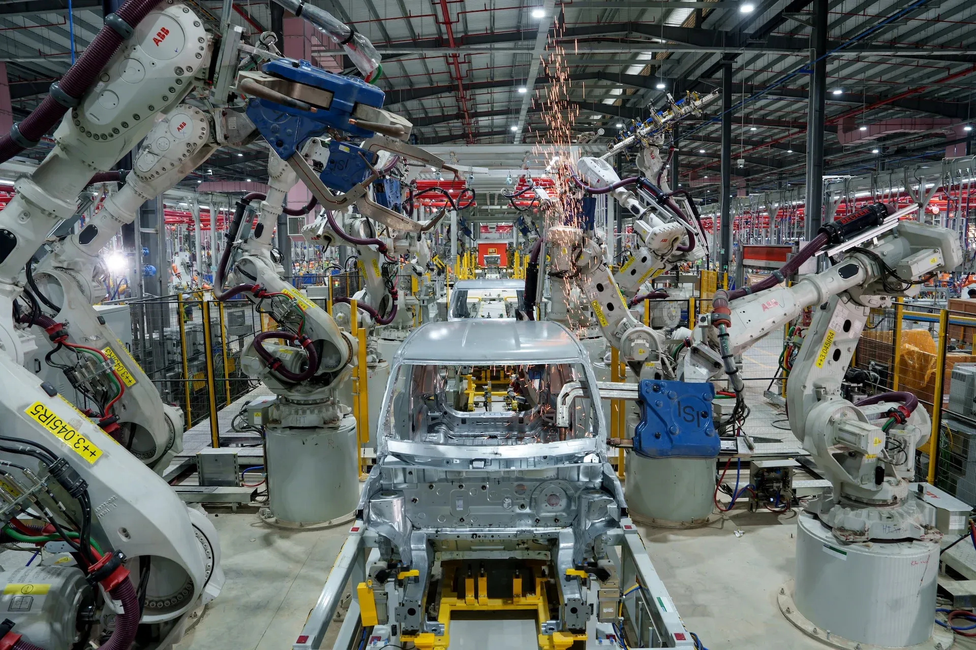 Vingroup đặt mục tiêu lãi kỷ lục 25.000 tỷ, Vinhomes gánh cả hệ sinh thái