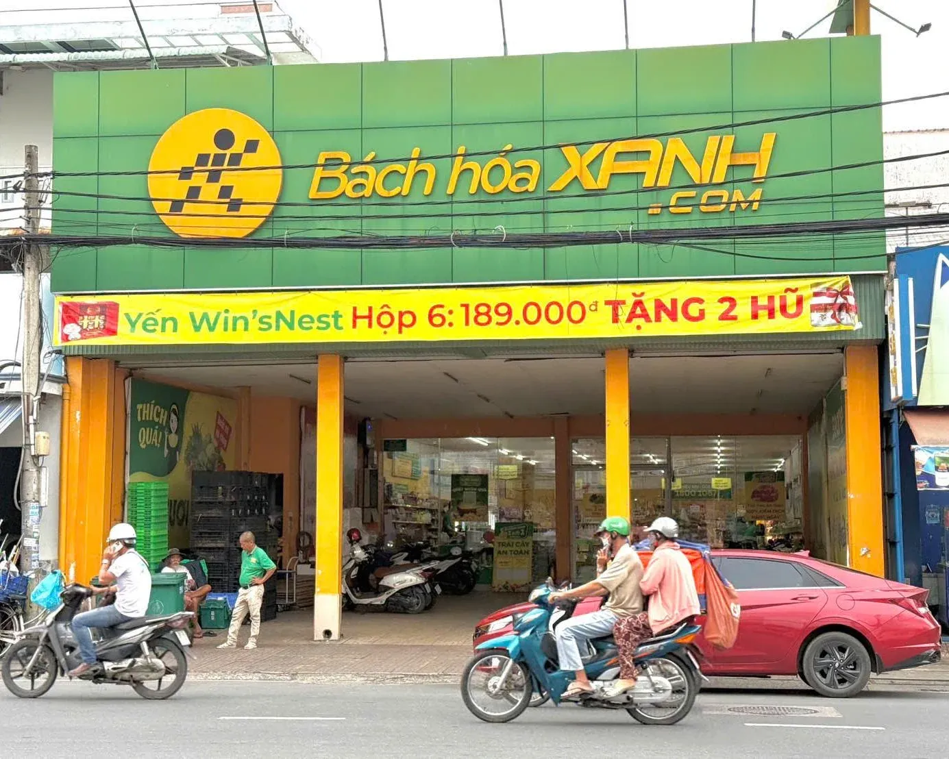 BHX 2.839 cửa hàng: vượt đỉnh 2022 từ nền có lãi