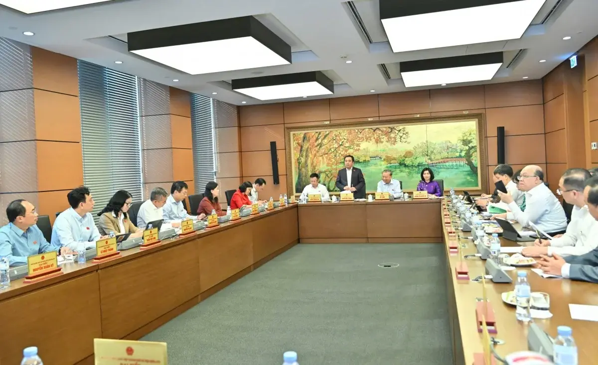 Tân Thống đốc họp khẩn 46 ngân hàng, lãi suất 10% sắp tắt