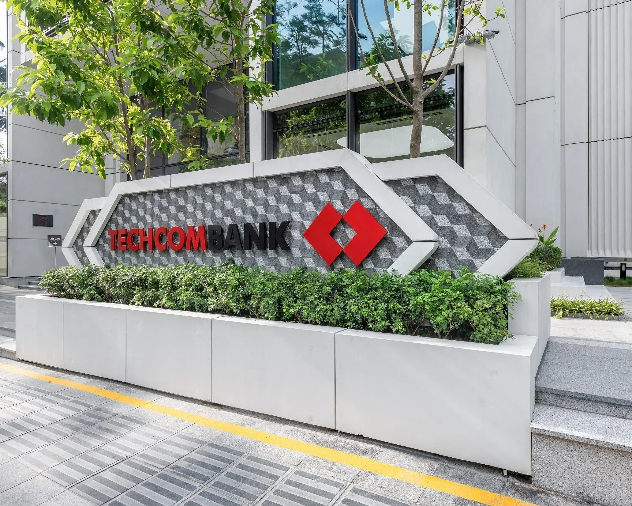 TCBS lãi 1.458 tỷ, EVS lỗ 197 tỷ: Mô hình quyết định Q1