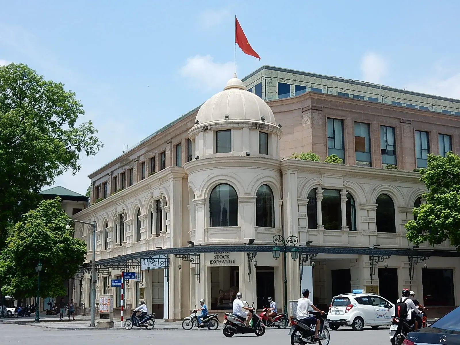 Công ty chứng khoán tăng vốn, để mở rộng margin