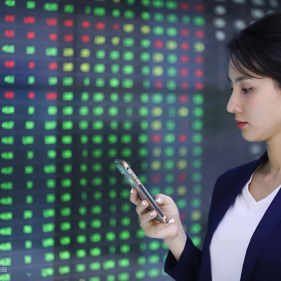 VN-Index -0,10% che cuộc tái phân bổ ngành lớn nhất tuần