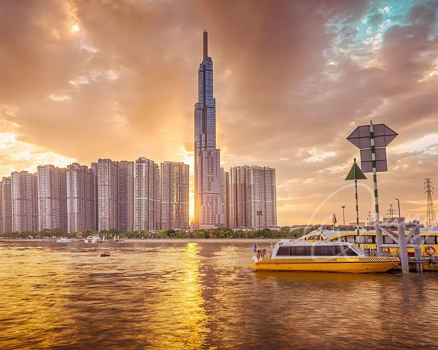 Ngân hàng tăng, VN-Index vẫn mất 9,75 điểm