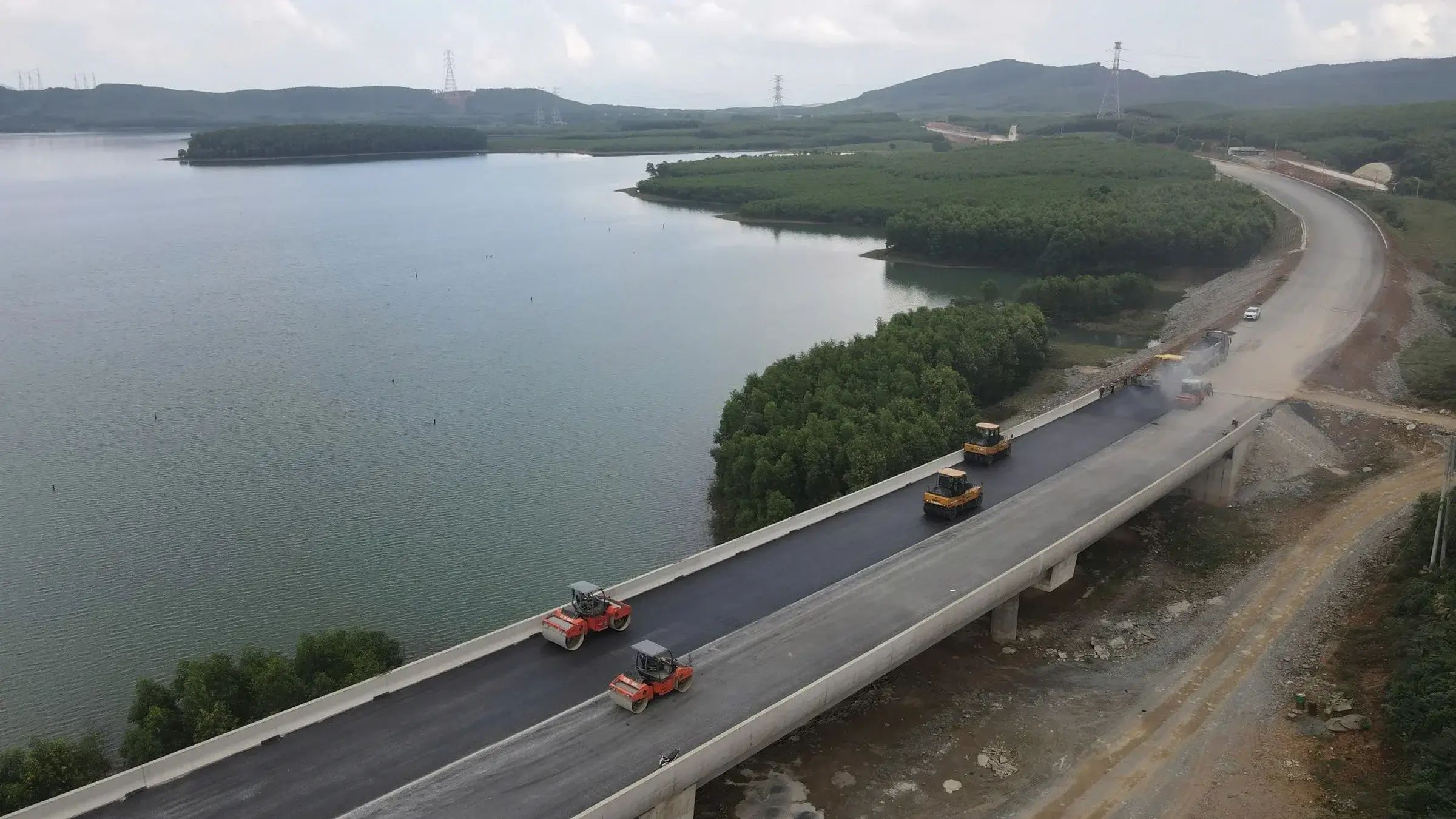 8,22 triệu tỷ đầu tư công: Ba nhóm, ba vai trò