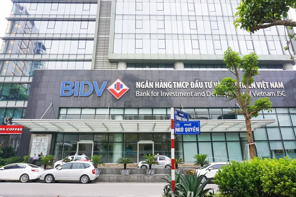 BCTC quý I/2026: VPBank bứt phá 62%, Sacombank giảm lãi 31%