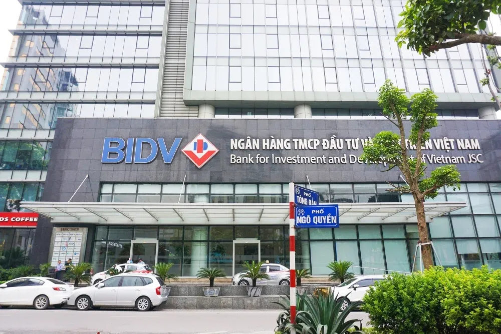 BCTC quý I/2026: VPBank bứt phá 62%, Sacombank giảm lãi 31%