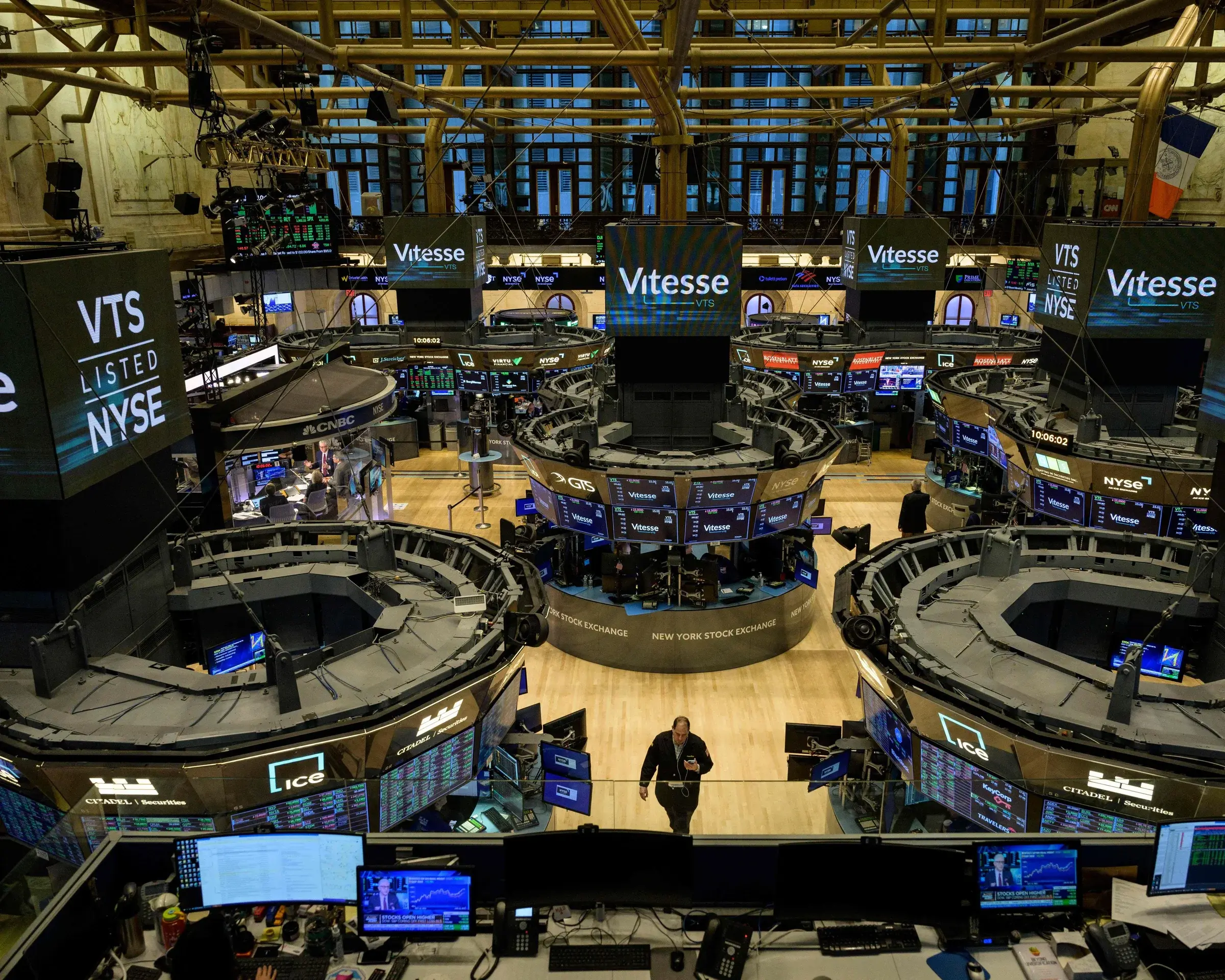 Phố Wall tuần tốt nhất 5 tháng, người Mỹ bi quan nhất lịch sử