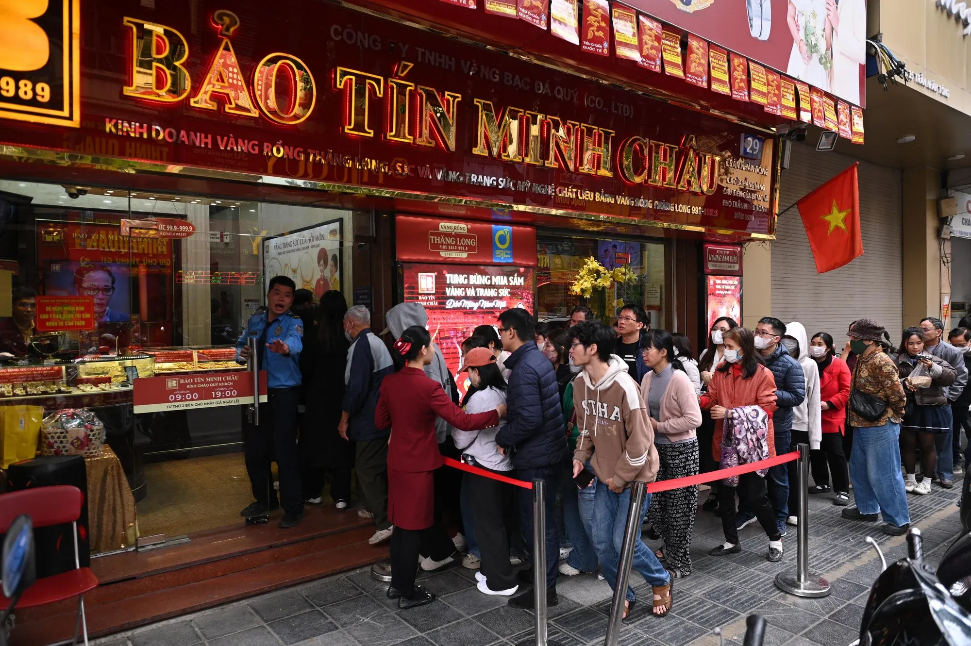 Vàng SJC mất 27 triệu rồi bật lại — Rủi ro thực sự mà nhà đầu tư cần biết từ quý I/2026