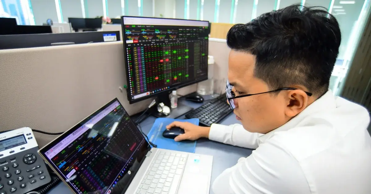 VN-Index +10,7% tháng 4: danh mục F0 vẫn âm