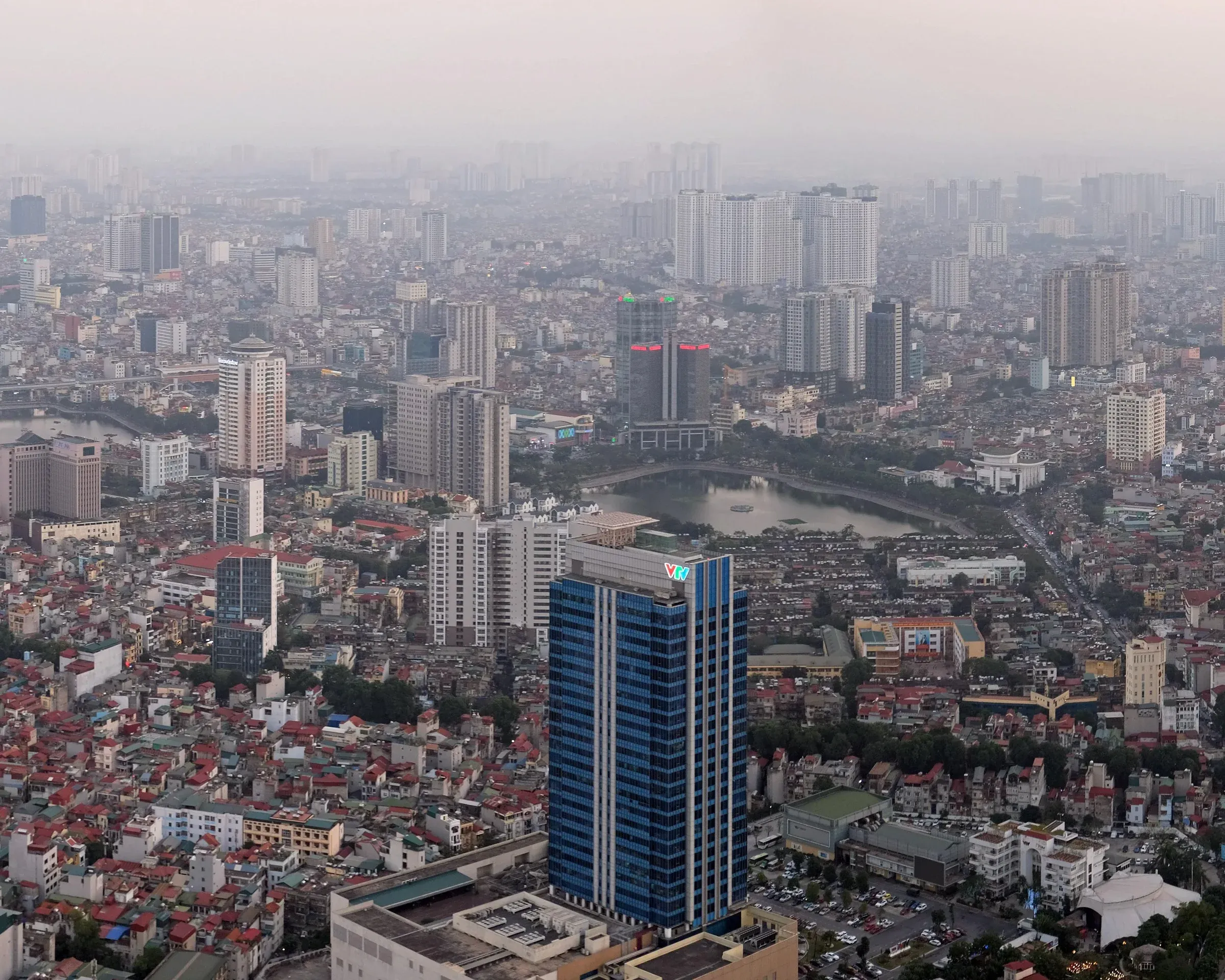 305.000 tỷ trong ngân hàng: Bản đồ tiền mặt 6 tập đoàn lớn