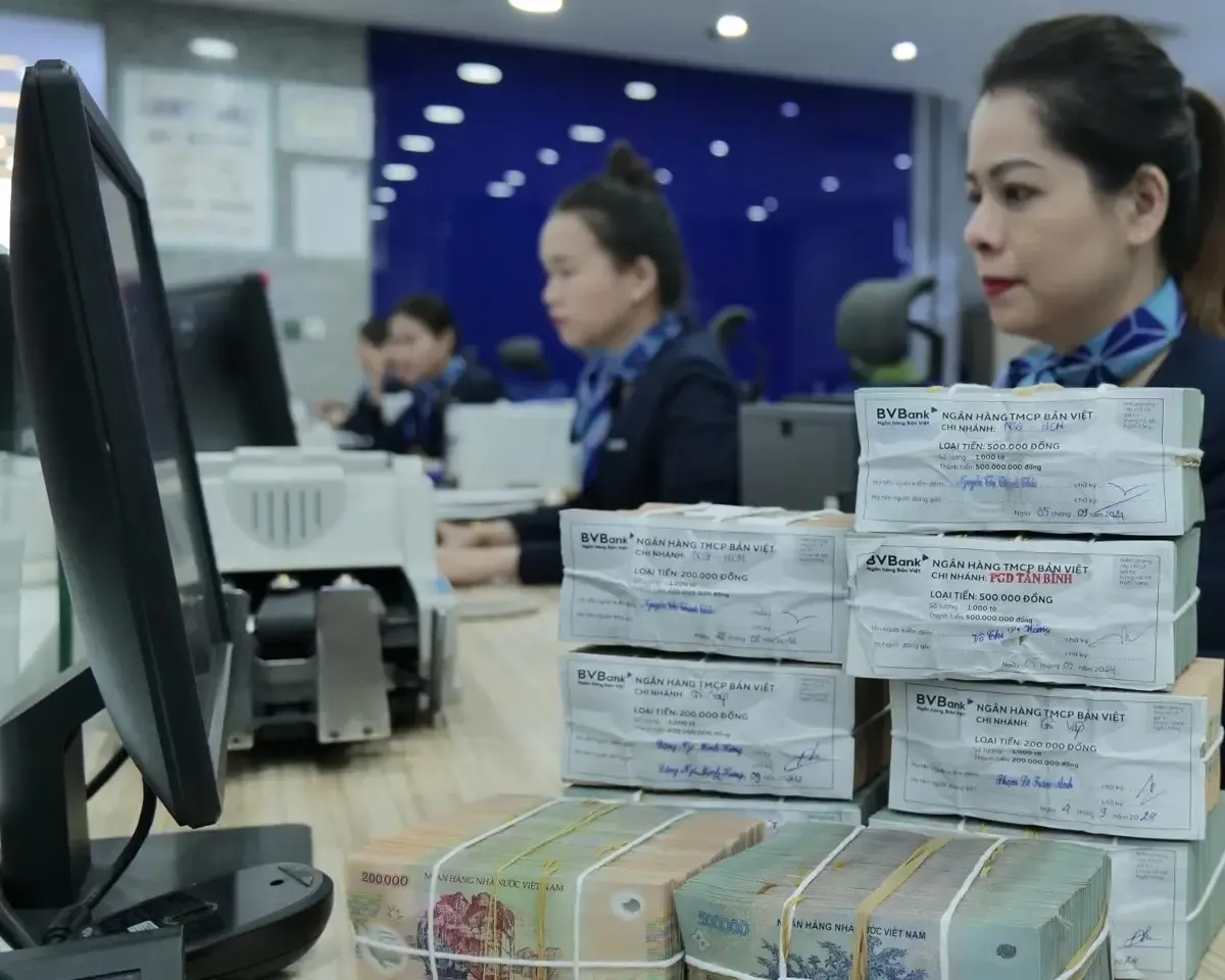 Lãi suất khó giảm nhanh, tiền nhàn rỗi nên chia kỳ hạn