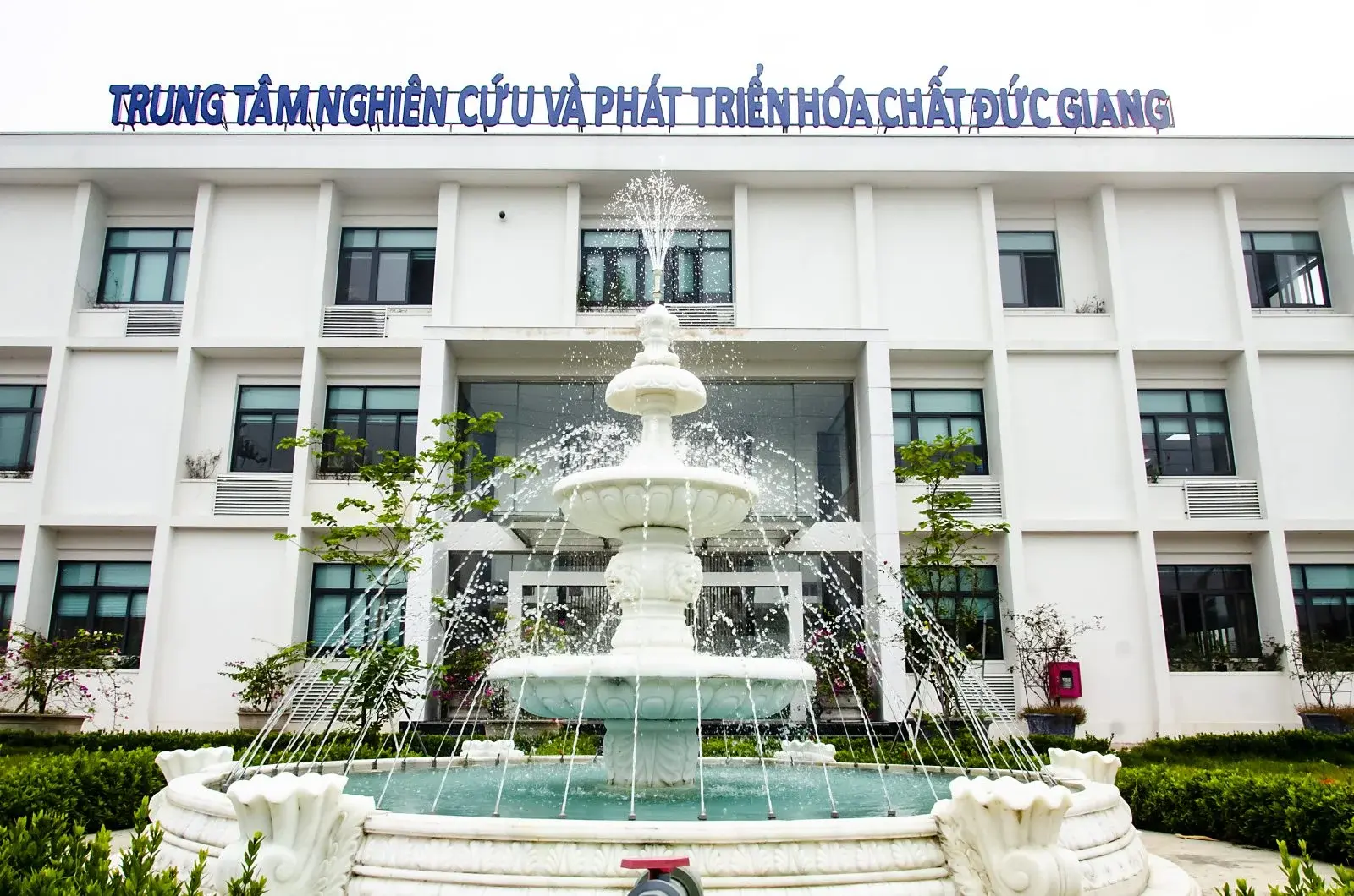 DGC: Cha con sáng lập rời ghế, rủi ro biên lợi nhuận ở lại