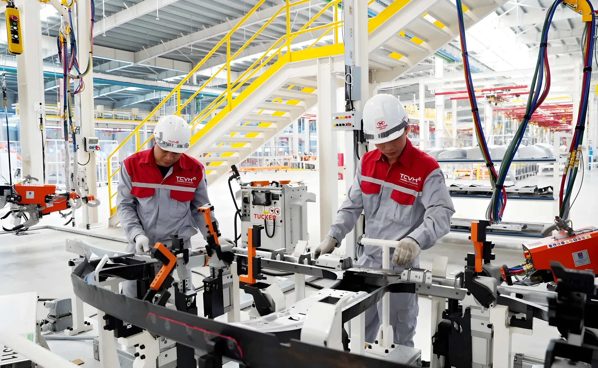 PMI lên 52,8, cổ phiếu sản xuất chưa có tín hiệu mua