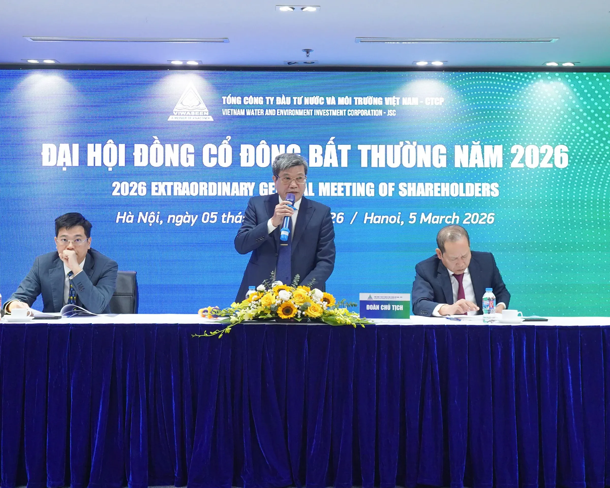 Mùa ĐHCĐ 2026: Ngân hàng tăng tốc, dầu khí co cụm