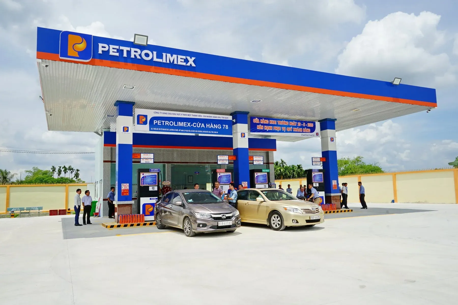 Cửa hàng xăng dầu Petrolimex