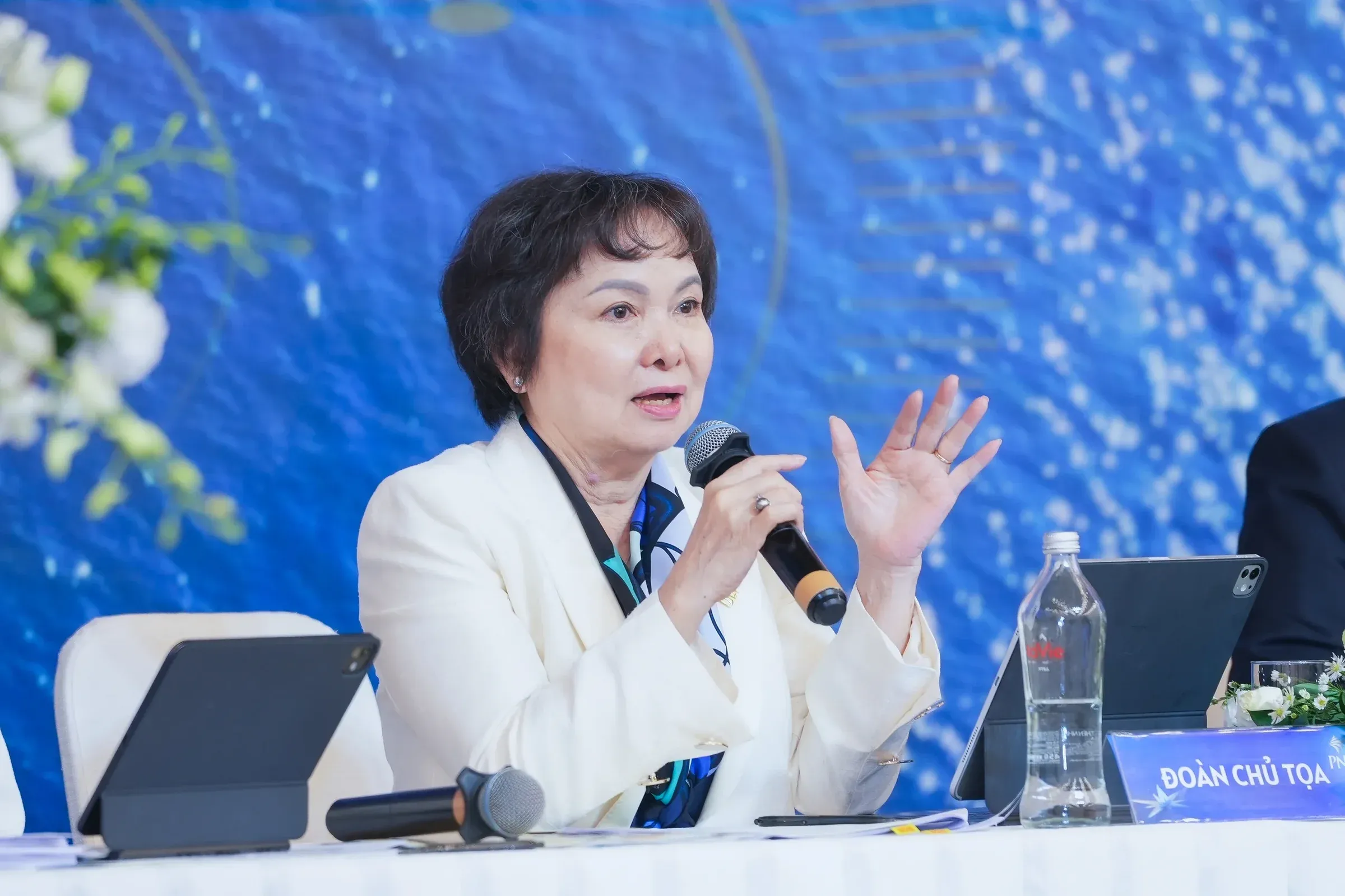 Chủ tịch HĐQT PNJ Cao Thị Ngọc Dung tại ĐHĐCĐ