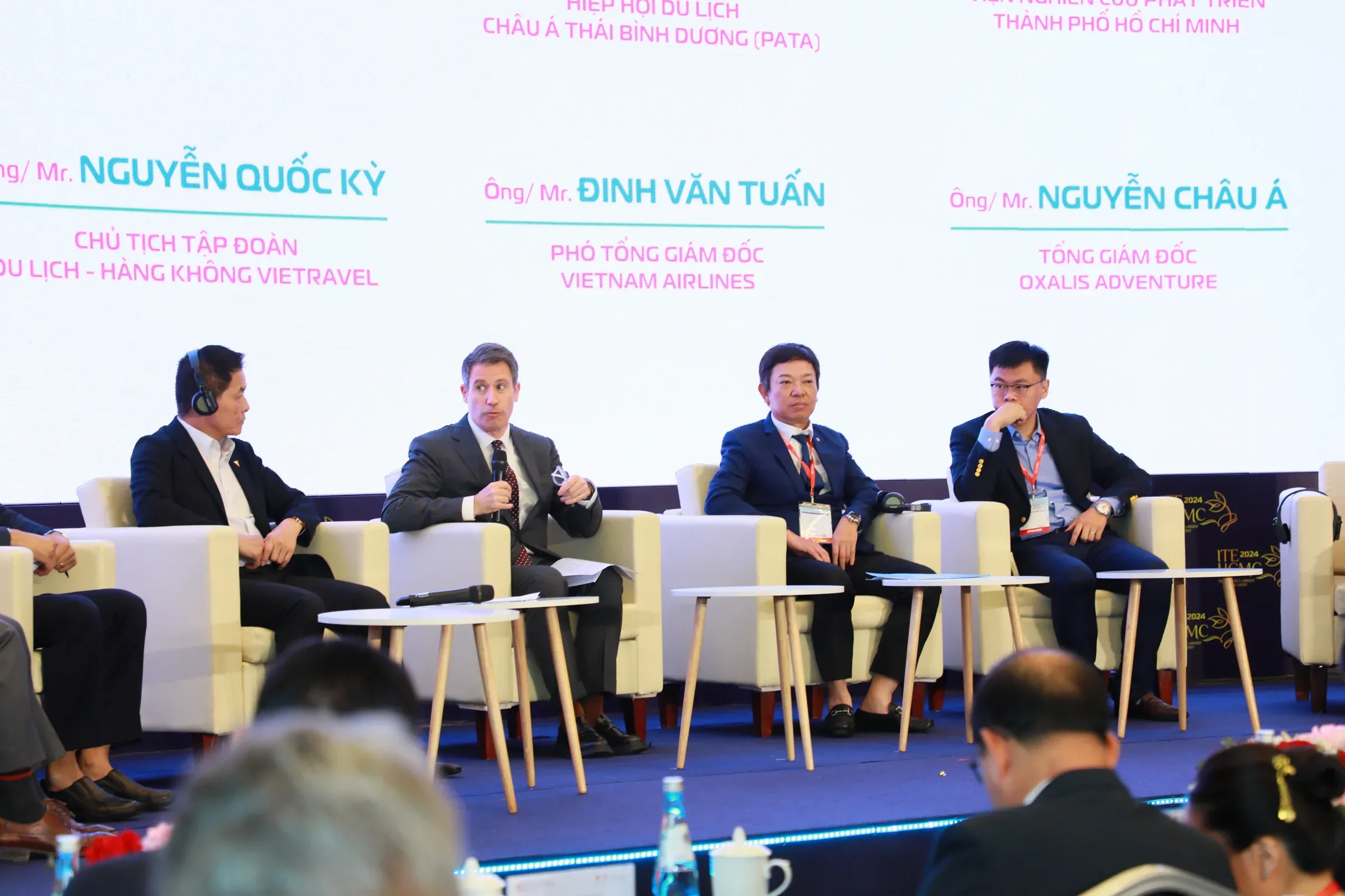 Ông Đinh Văn Tuấn phát biểu tại diễn đàn hàng không ngày 15/5/2026