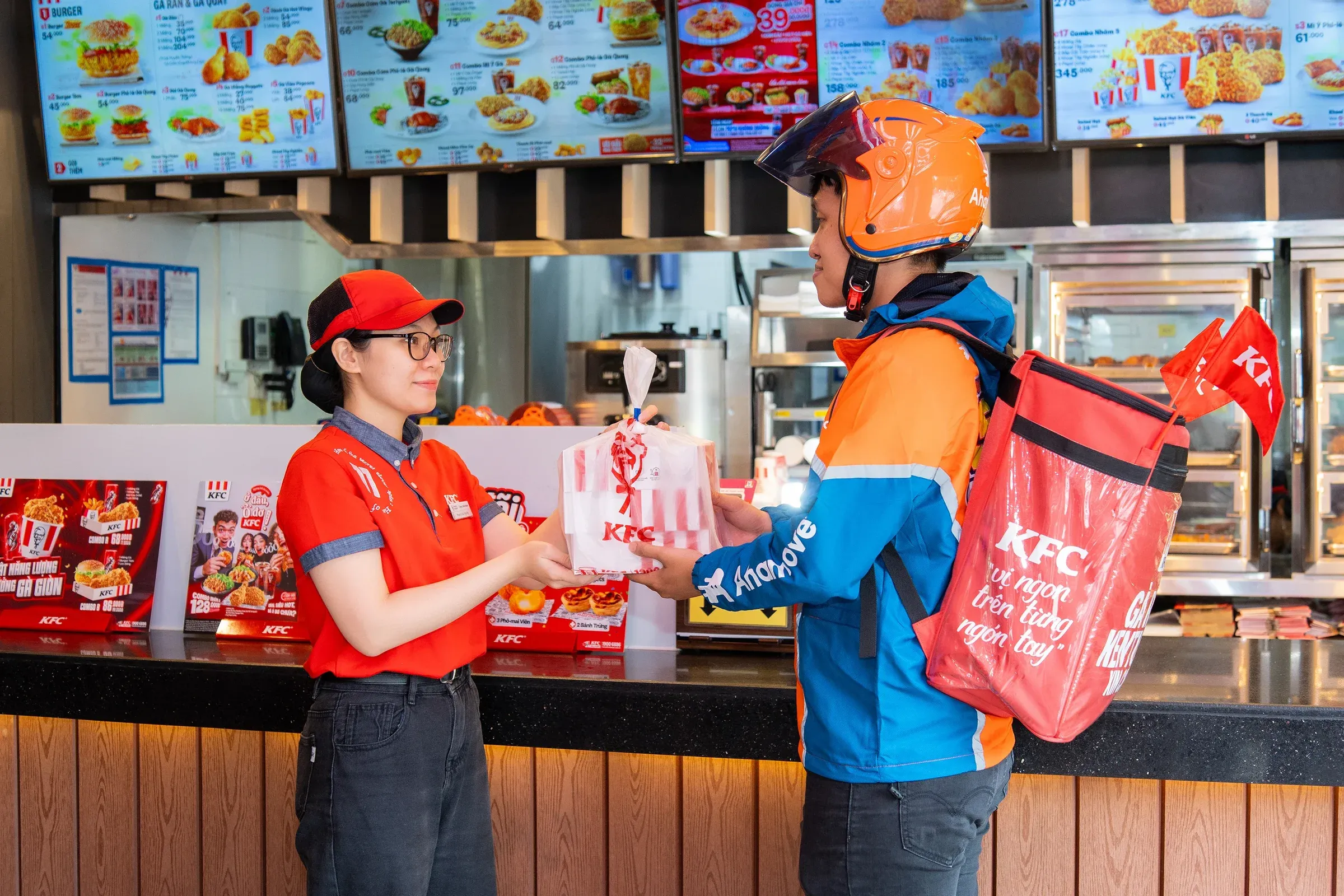 Cửa hàng KFC Việt Nam — doanh thu cao nhưng phí nhượng quyền chiếm tới 9%