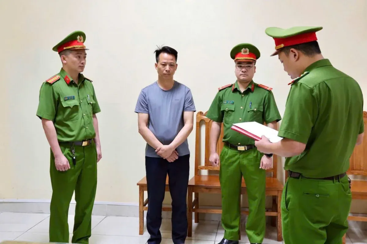 Cơ quan Cảnh sát điều tra tống đạt quyết định khởi tố bị can