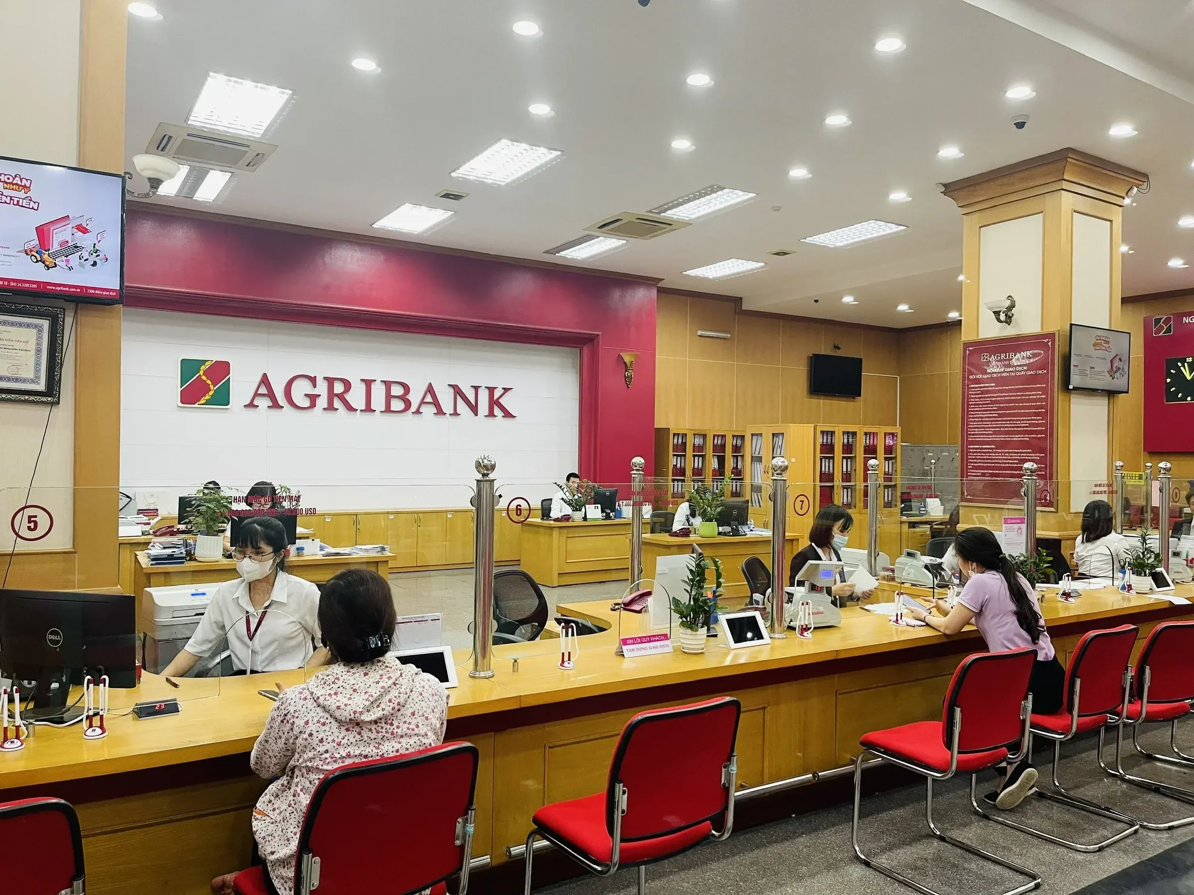 Quầy giao dịch ngân hàng Agribank