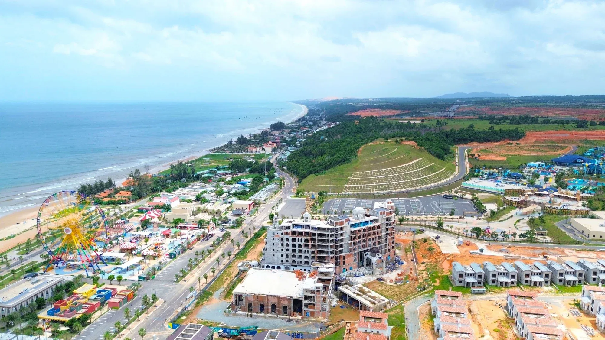 Dự án NovaWorld Phan Thiết nhìn từ trên cao, đang trong giai đoạn thi công