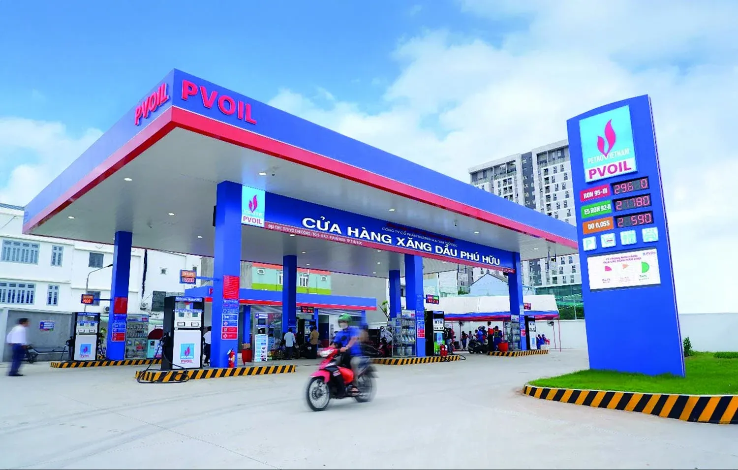 Cây xăng PVOIL: giá điều chỉnh theo cơ chế bình quân 10 ngày, không theo phiên một đêm