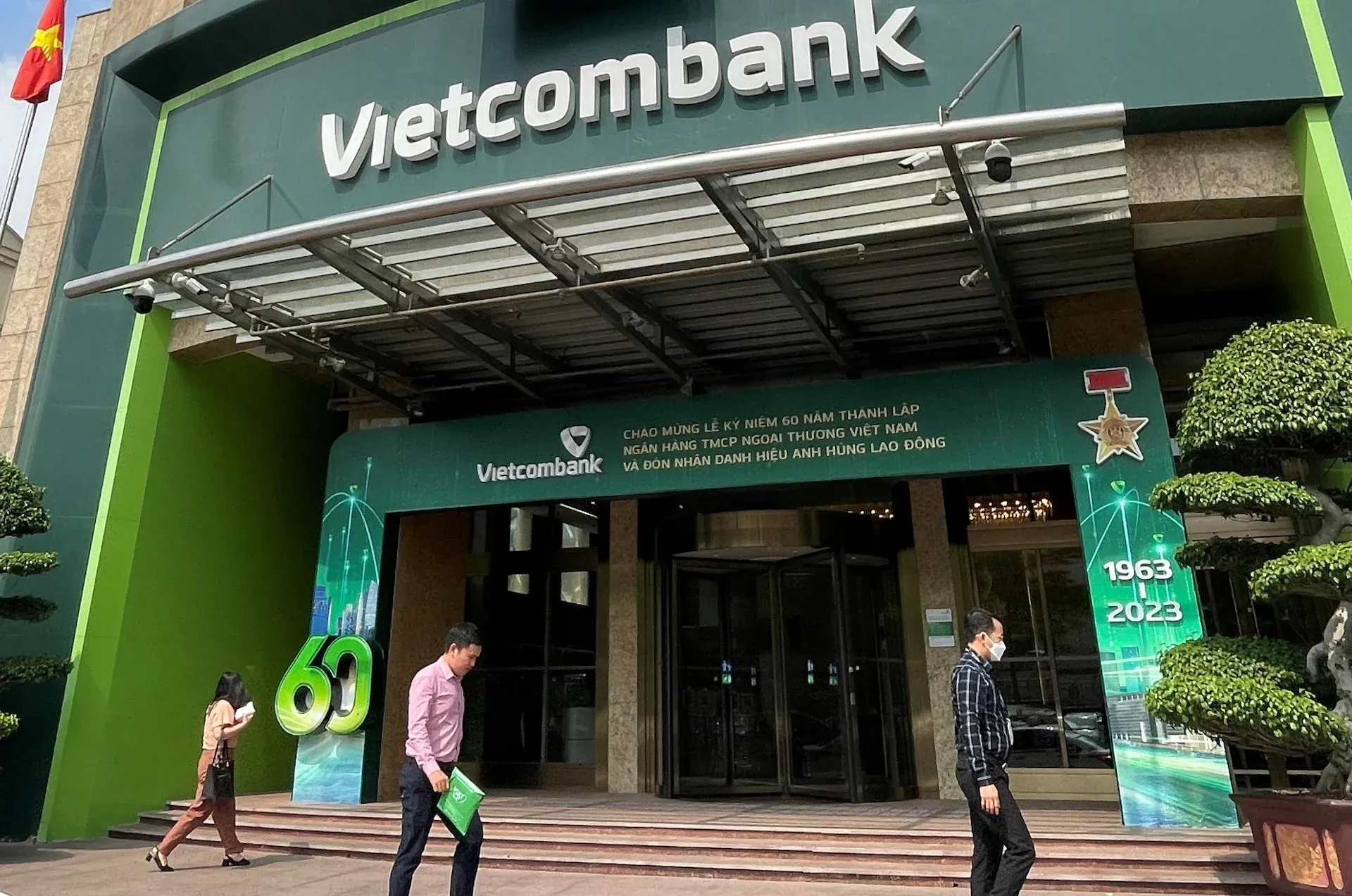 Trụ sở Vietcombank, ngân hàng đầu tiên hạ lãi suất huy động từ 13/4/2026