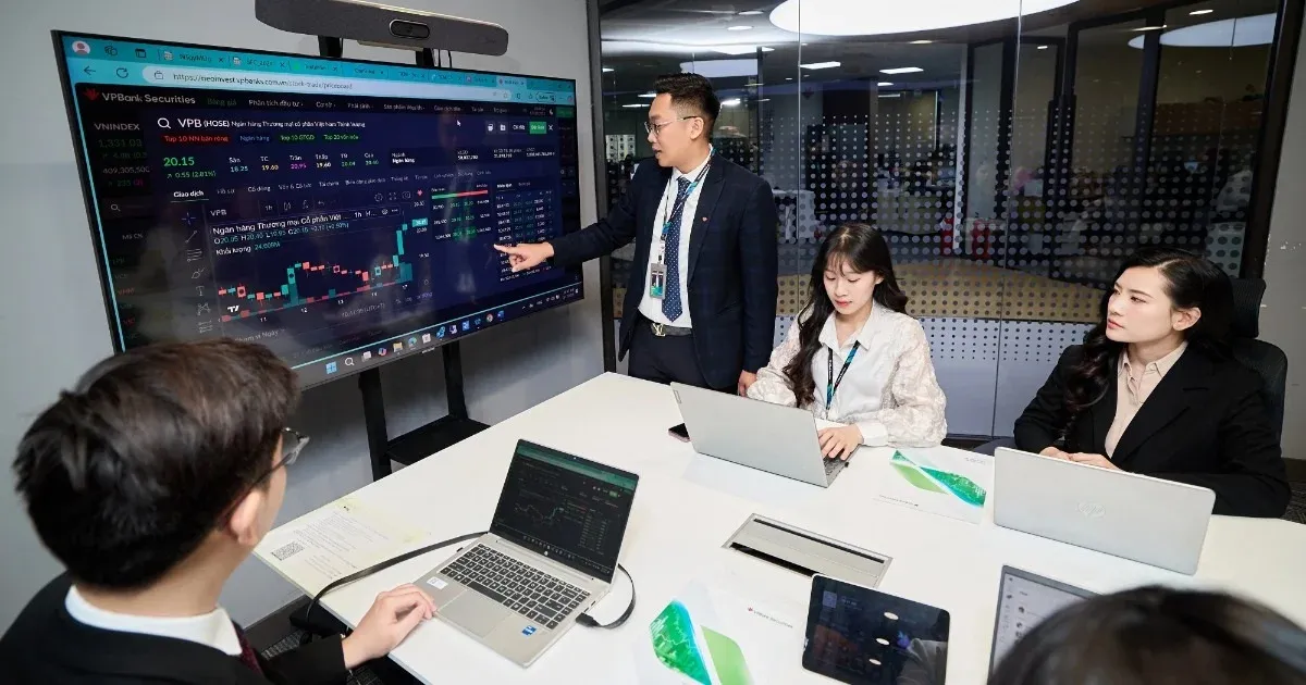 Phòng giao dịch VPBankS — hệ sinh thái ngân hàng đứng sau CAEX