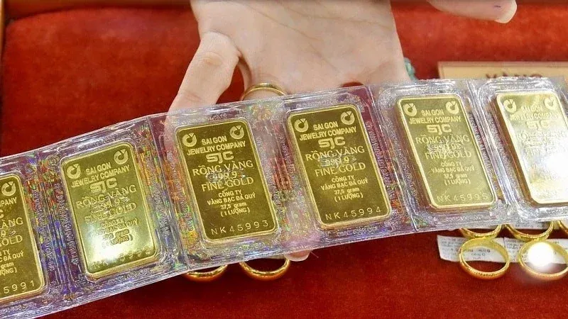 Vàng miếng SJC tại quầy giao dịch
